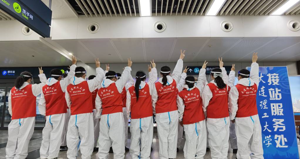 “全員志愿者！”大工這樣迎接學生返校