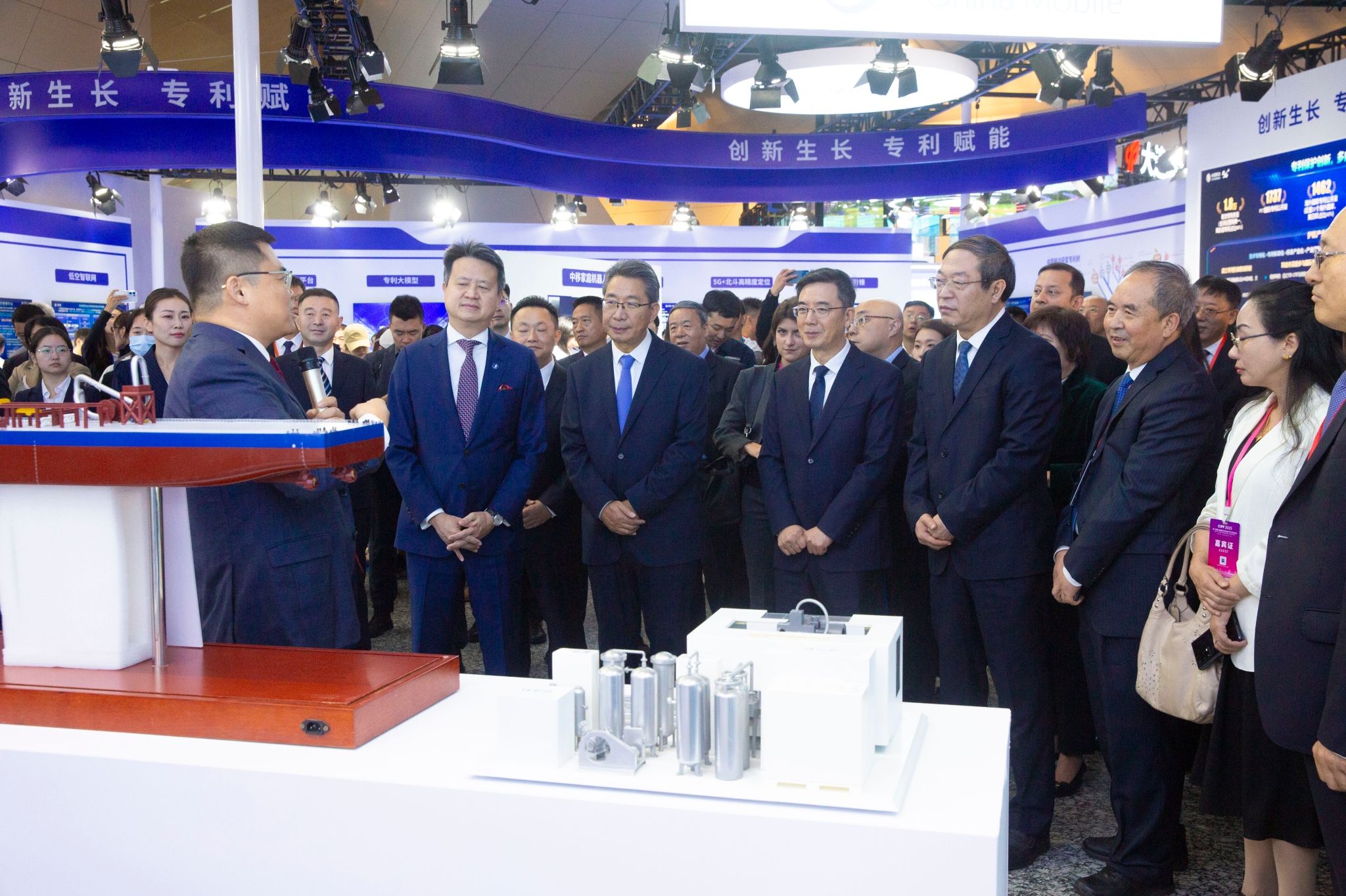 第十四屆中國國際專利技術與產品交易會在連舉辦  賈振元校長出席