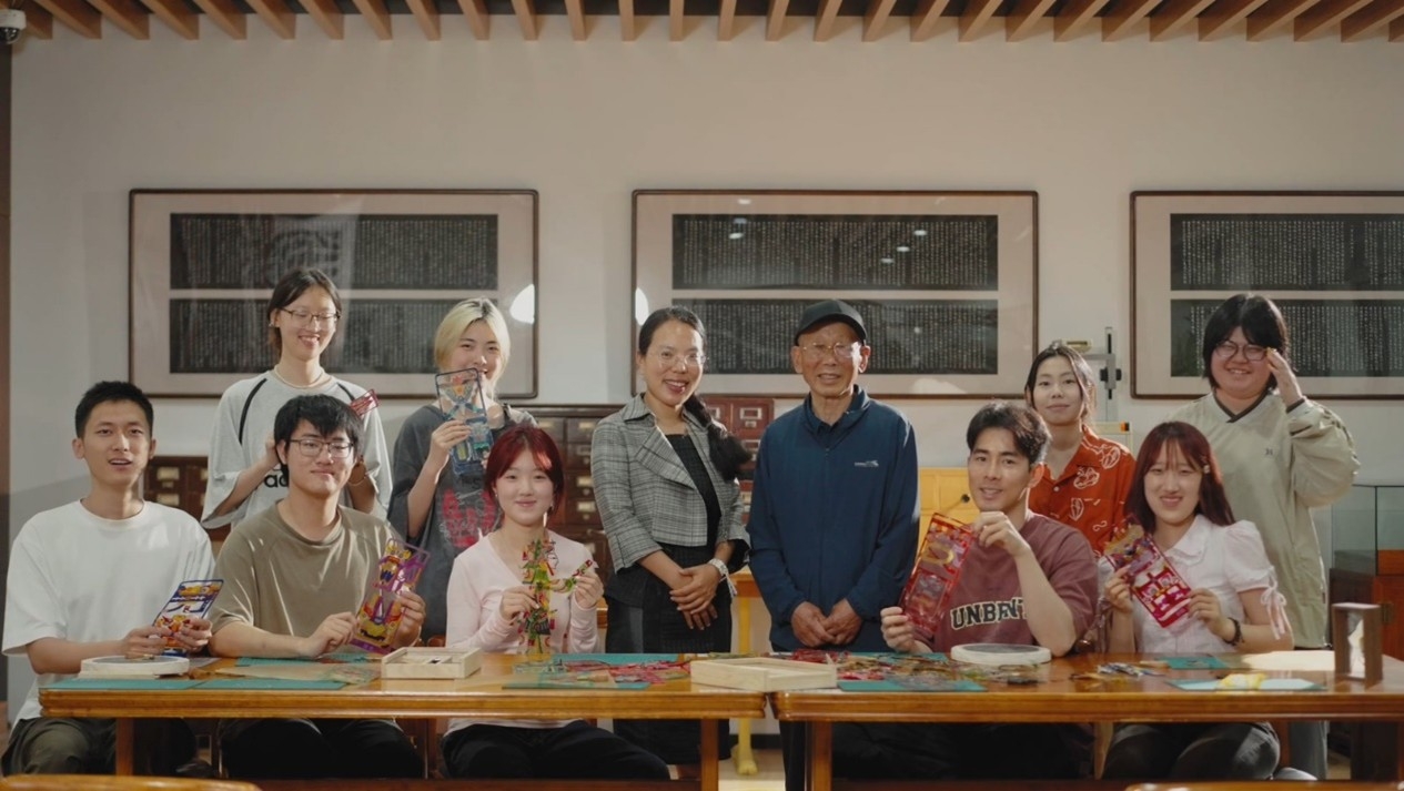 【鍛造新優(yōu)勢】大工原創(chuàng)皮影戲亮相烏鎮(zhèn)戲劇節(jié)古鎮(zhèn)嘉年華